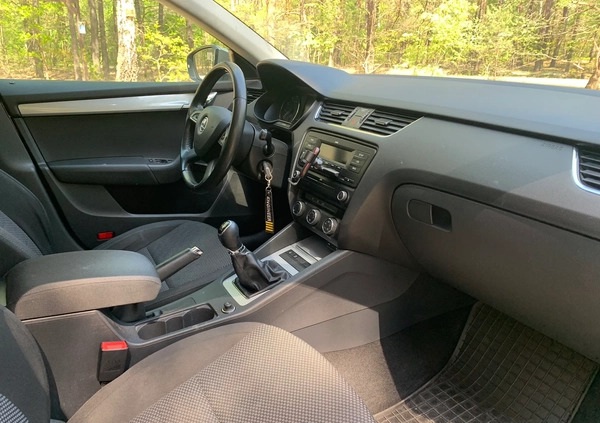Skoda Octavia cena 29600 przebieg: 209000, rok produkcji 2013 z Strzyżów małe 407